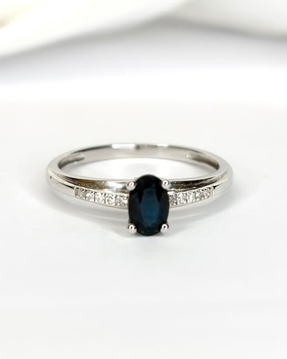 Bague Solitaire Saphir 0.65 carat &amp; Diamants "Oxa" - Elliade Paris
