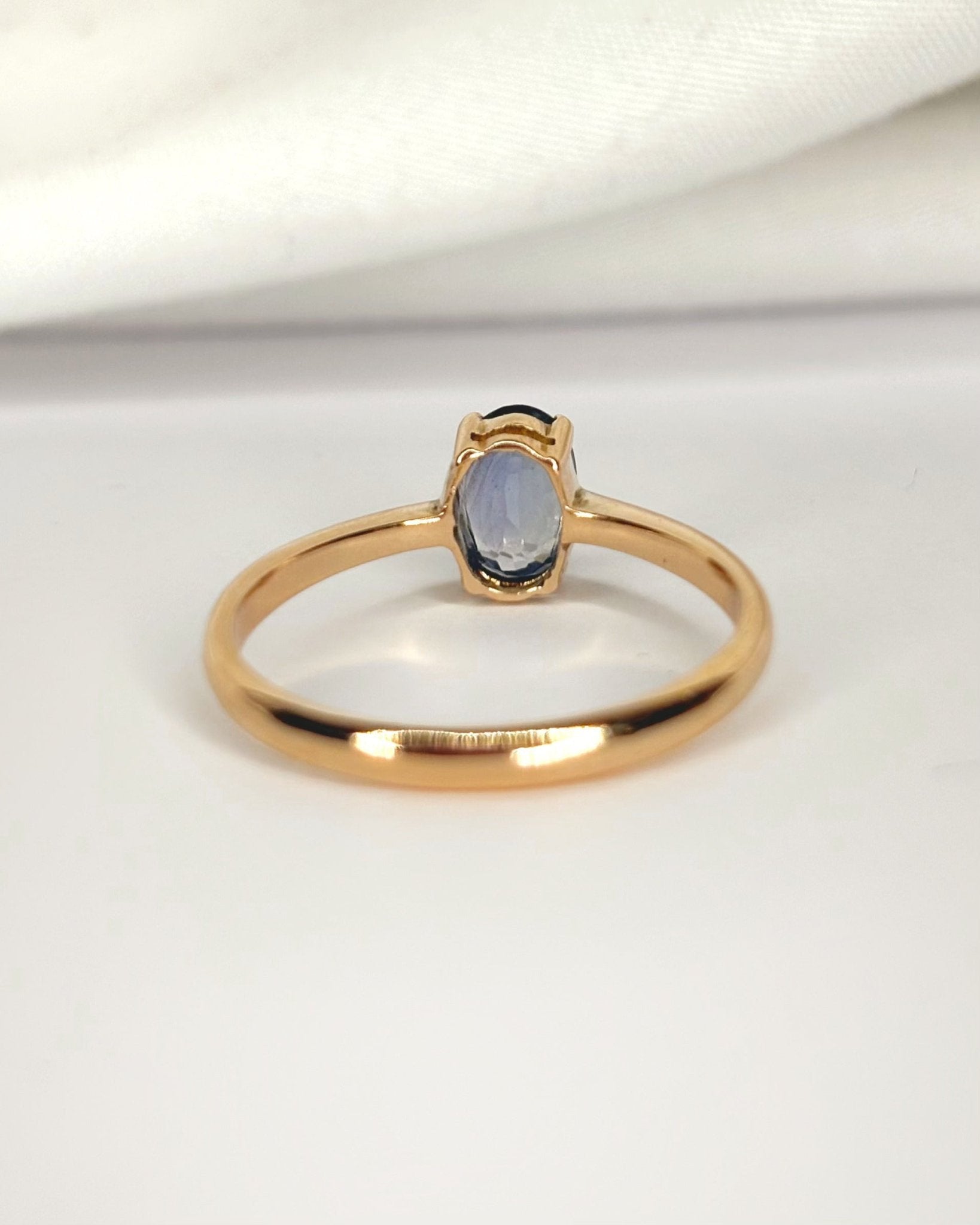 Bague Solitaire Saphir 0.80 carat "Flore" - Elliade Paris
