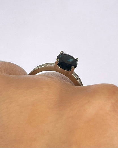 Bague Solitaire Saphir 2.10 carats &amp; 6 Diamants "Olivia" - Elliade Paris