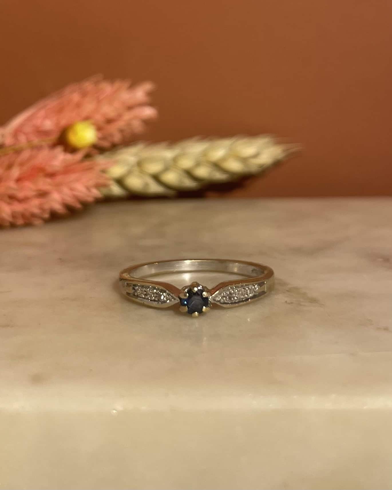 Bague Solitaire Saphir &amp; Diamants "Fionna" - Elliade Paris