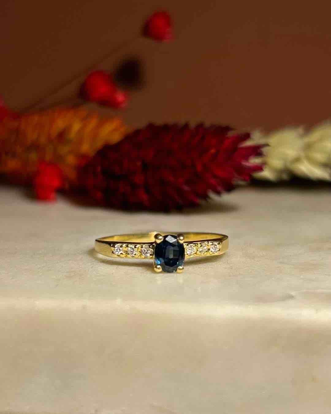 Bague Solitaire Saphir &amp; Diamants Vintage &quot;Lison&quot; - Elliade Paris
