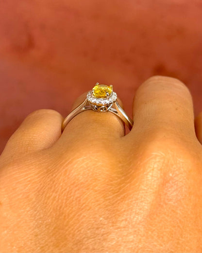 Bague Solitaire Saphir Jaune 1 carat &amp; Diamants "Connie" - Elliade Paris