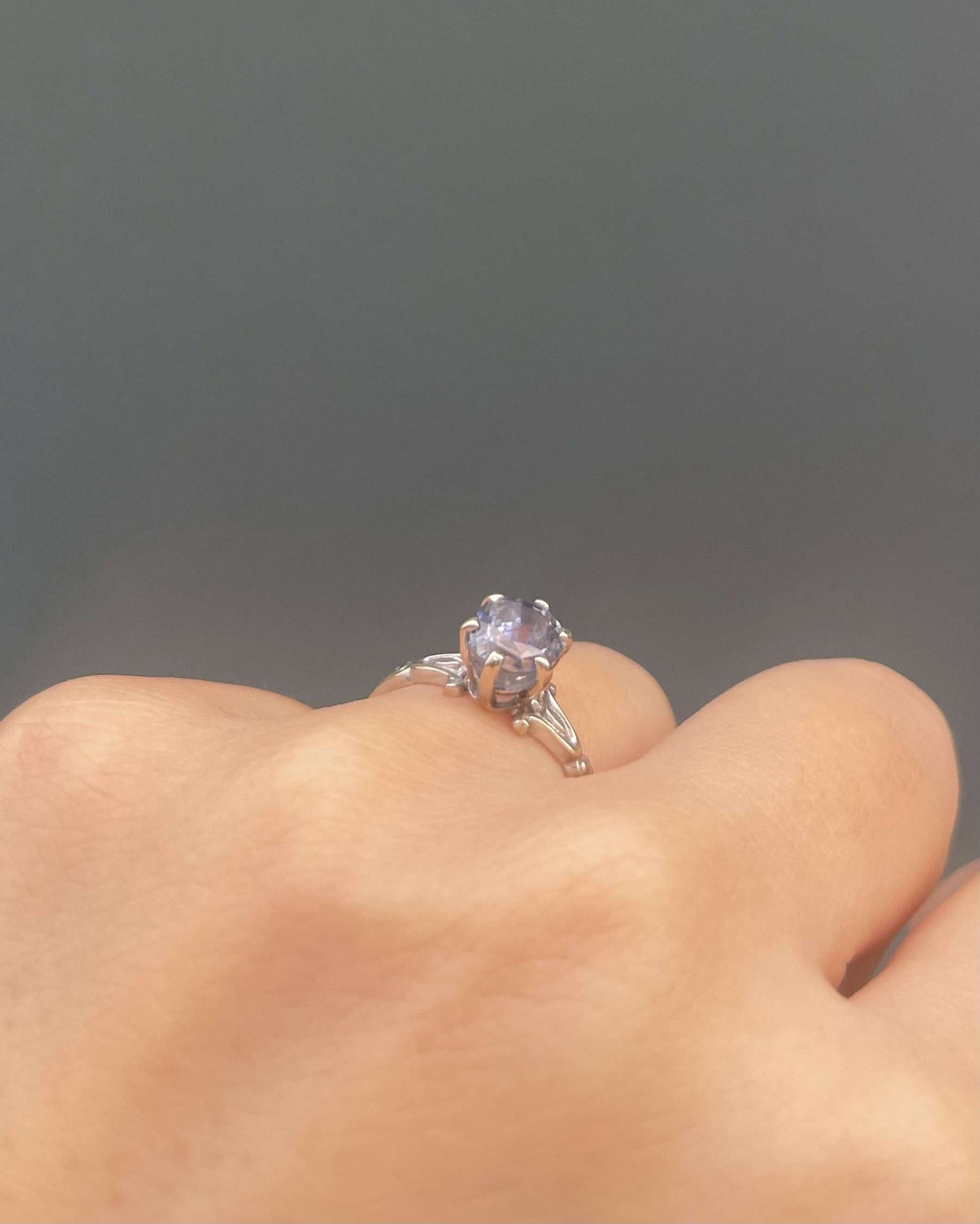 Bague Solitaire Saphir Lila 2.30 Carats &quot;Ilona&quot; - Elliade Paris