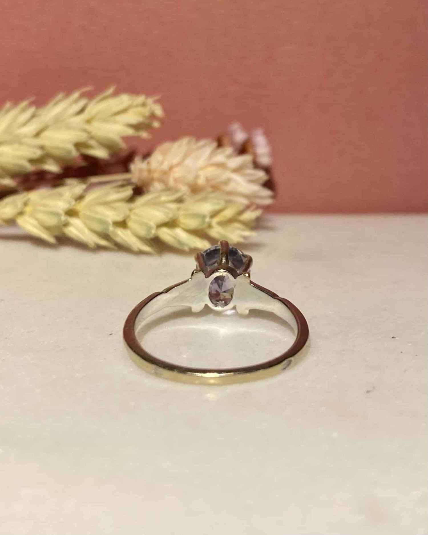 Bague Solitaire Saphir Lila 2.30 Carats &quot;Ilona&quot; - Elliade Paris
