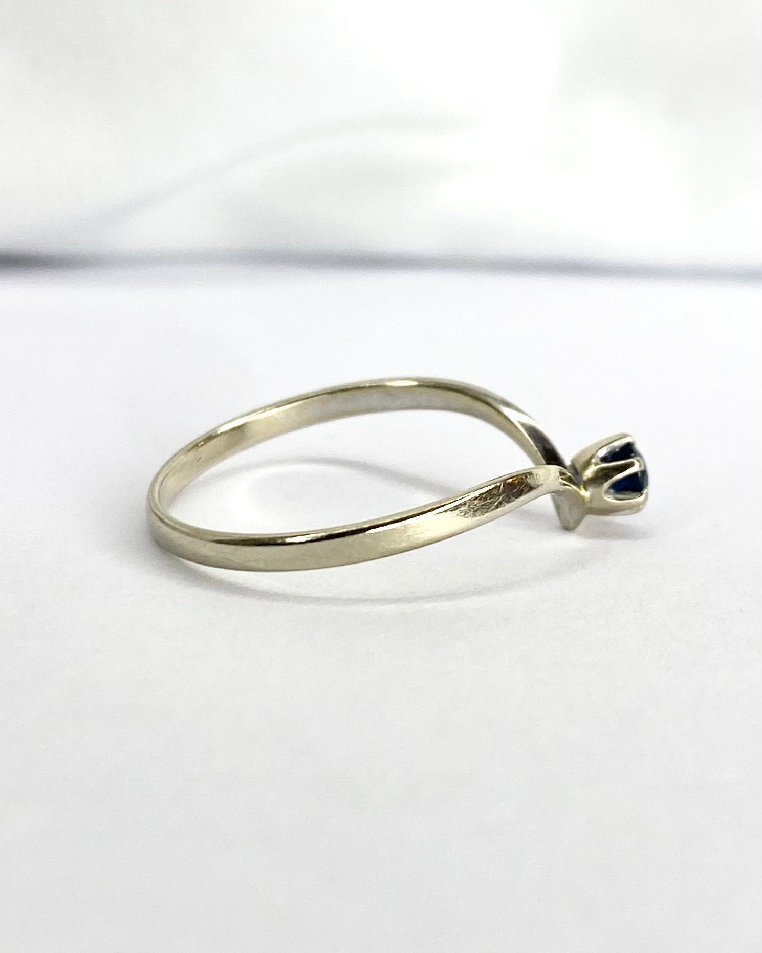 Bague Solitaire Saphir "Raphaelle" - Elliade Paris