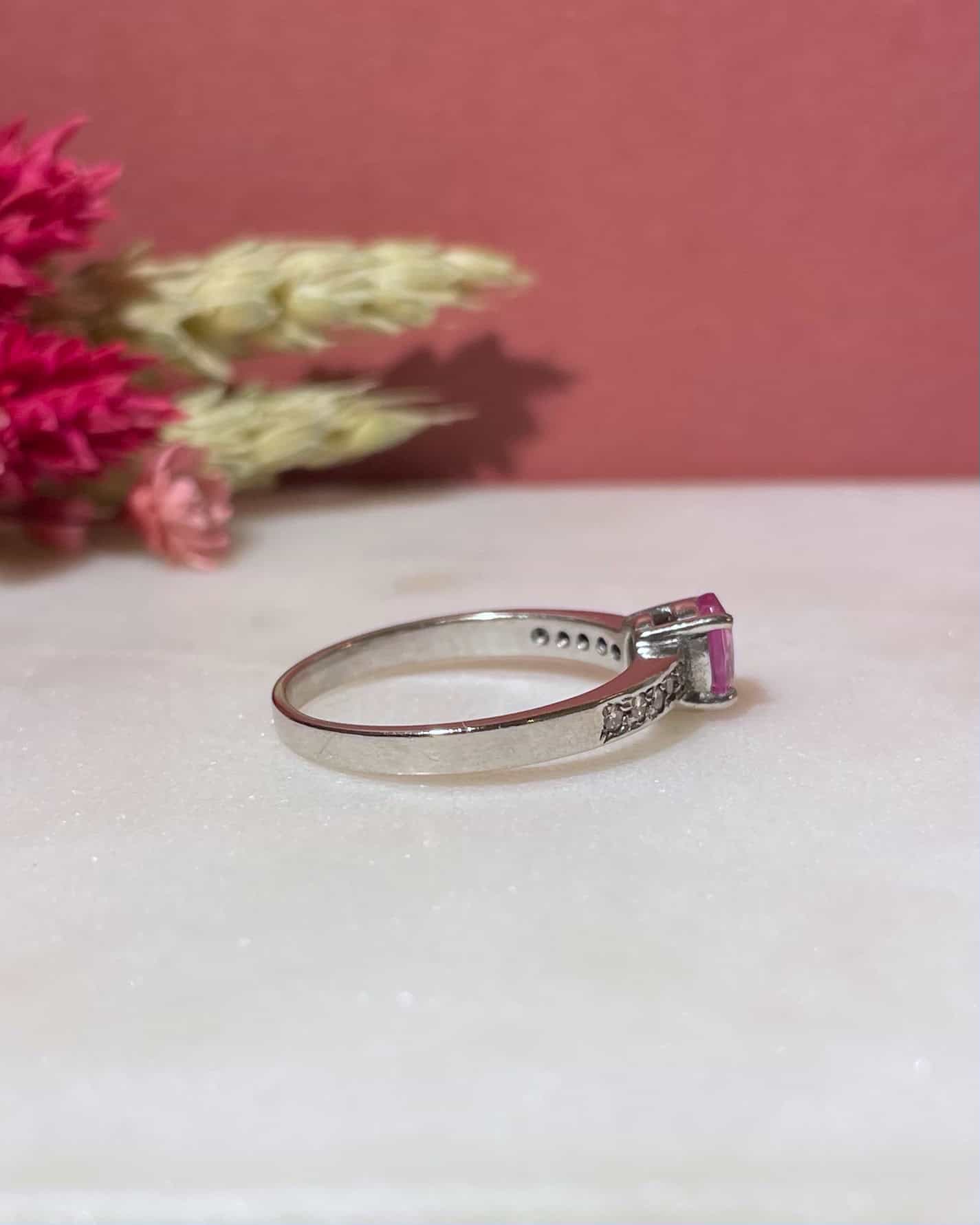 Bague Solitaire Saphir Rose 0.50 carat &amp; Diamants "Antoinette" - Elliade Paris