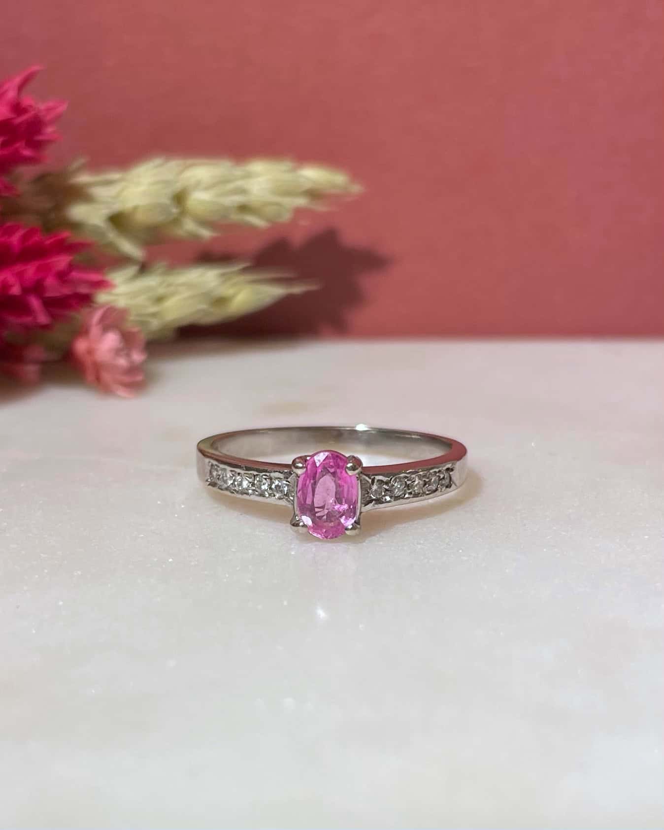 Bague Solitaire Saphir Rose 0.50 carat &amp; Diamants "Antoinette" - Elliade Paris