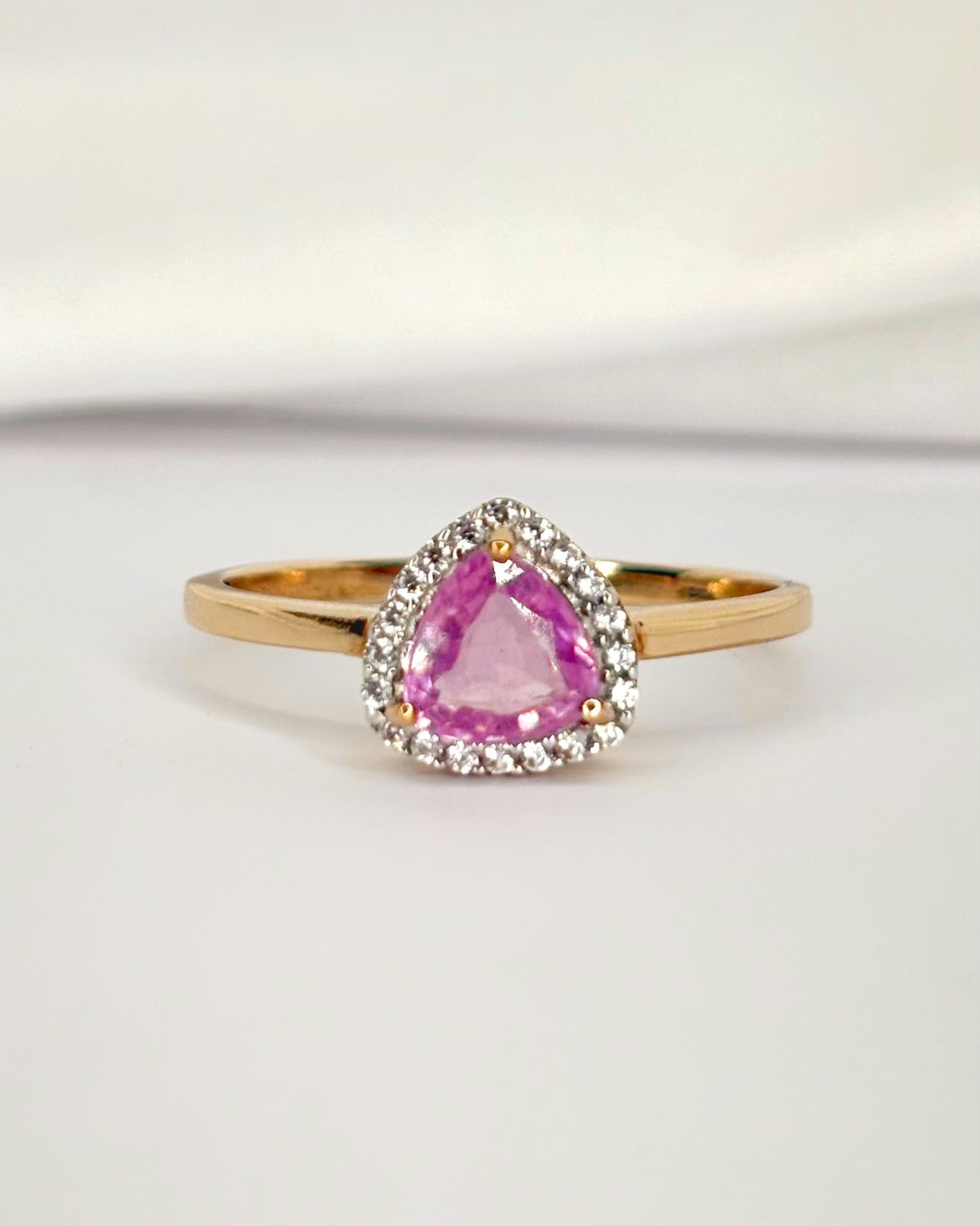 Bague Solitaire Saphir Rose 1 carat &amp; Topazes "Mandy" - Elliade Paris