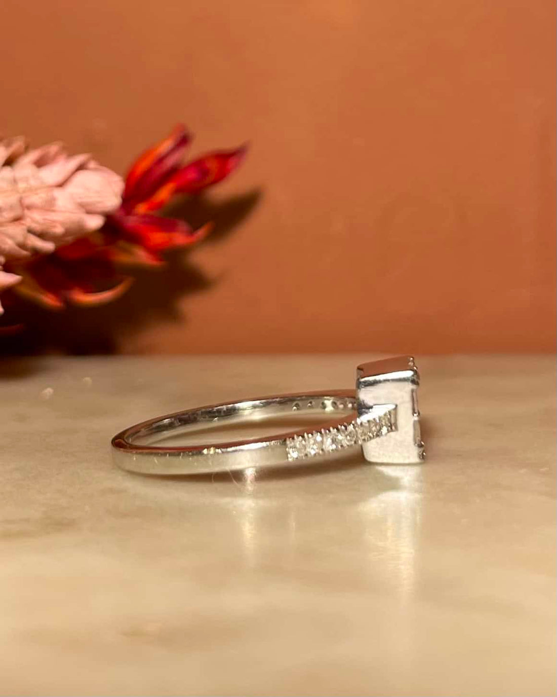 Bague Solitaire Saphir Rose 0.30 carat &amp; 26 Diamants &quot;Naomi&quot;