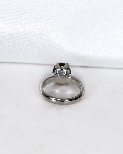 Bague Solitaire Saphir Vert 5.65 carats &quot;Rirae&quot; - Elliade Paris