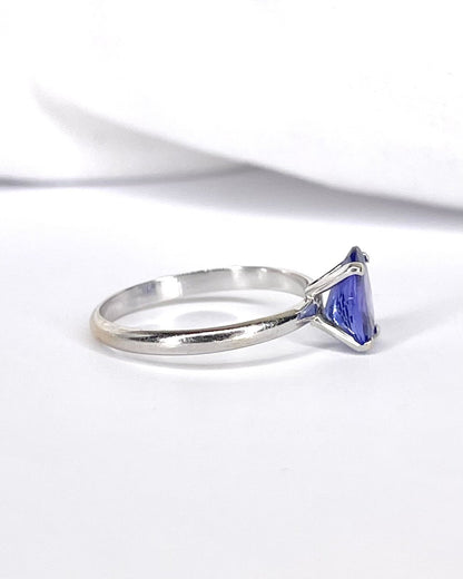 Bague Solitaire Tanzanite 1.30 carat "Zahia" - Elliade Paris