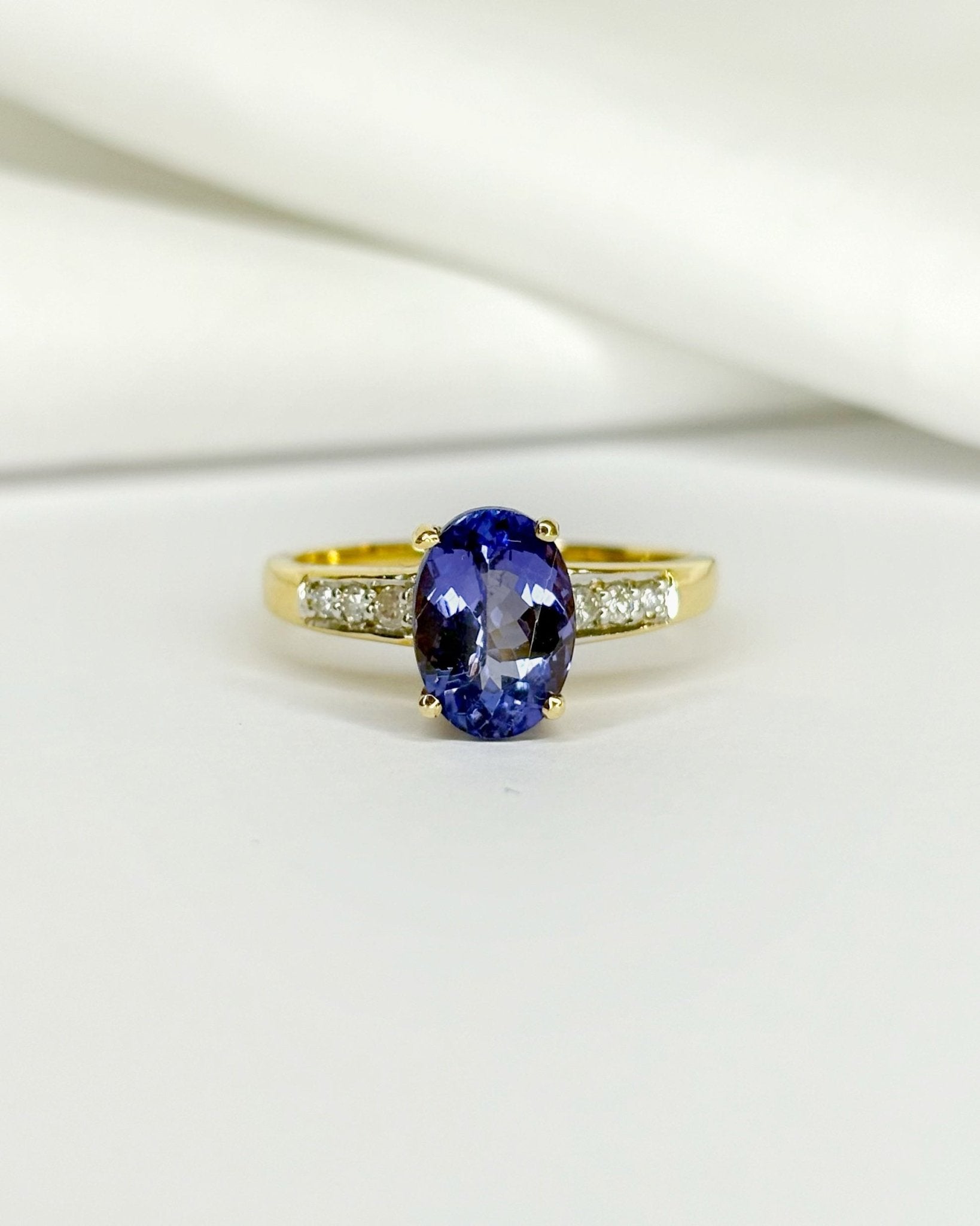 Bague Solitaire Tanzanite 2 carats &amp; 6 Diamants "Aïna" - Elliade Paris
