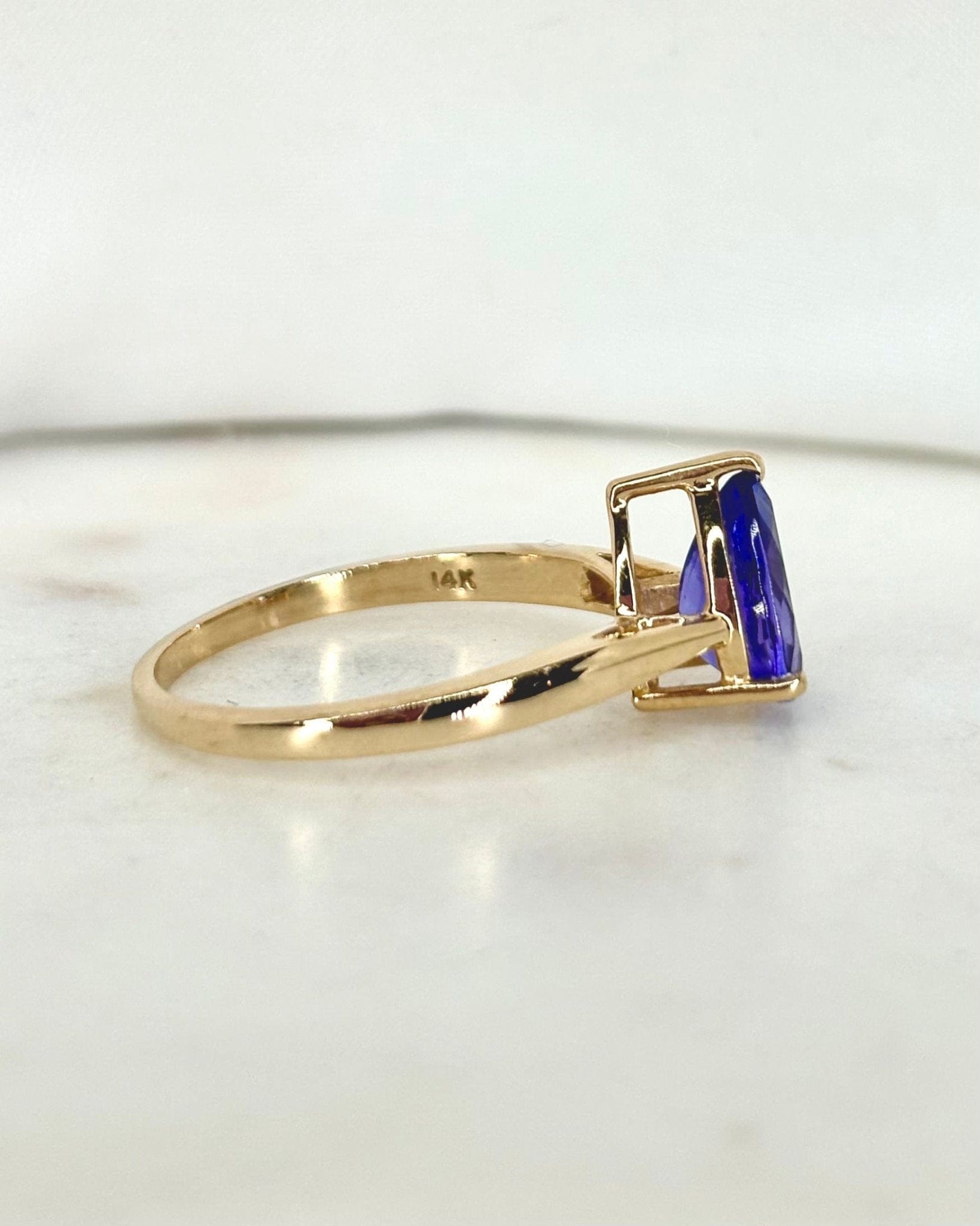 Bague Solitaire Tanzanite Poire 1.32 carat "Roxanne" - Elliade Paris