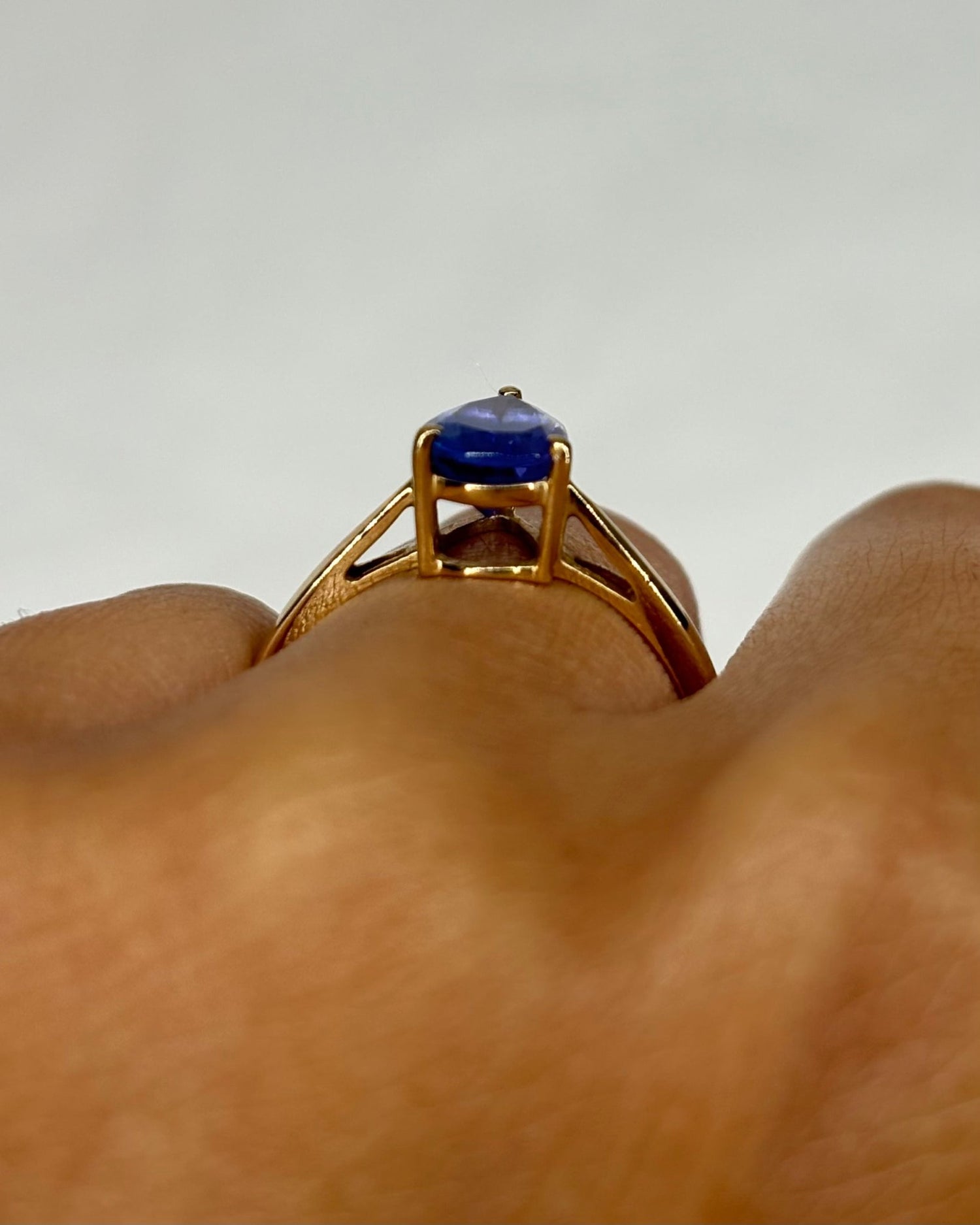 Bague Solitaire Tanzanite Poire 1.32 carat &quot;Roxanne&quot; - Elliade Paris
