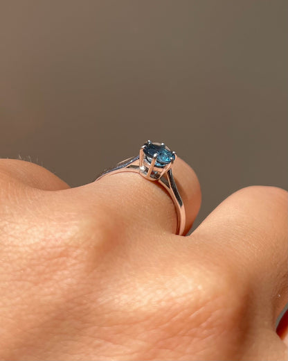 Bague Solitaire Topaze 1 carat &quot;Indra&quot; - Elliade Paris
