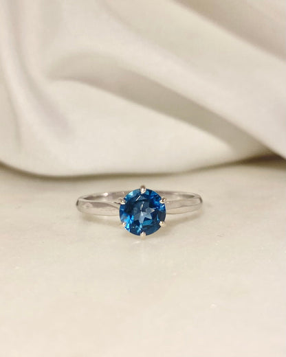 Bague Solitaire Topaze 1 carat &quot;Indra&quot; - Elliade Paris