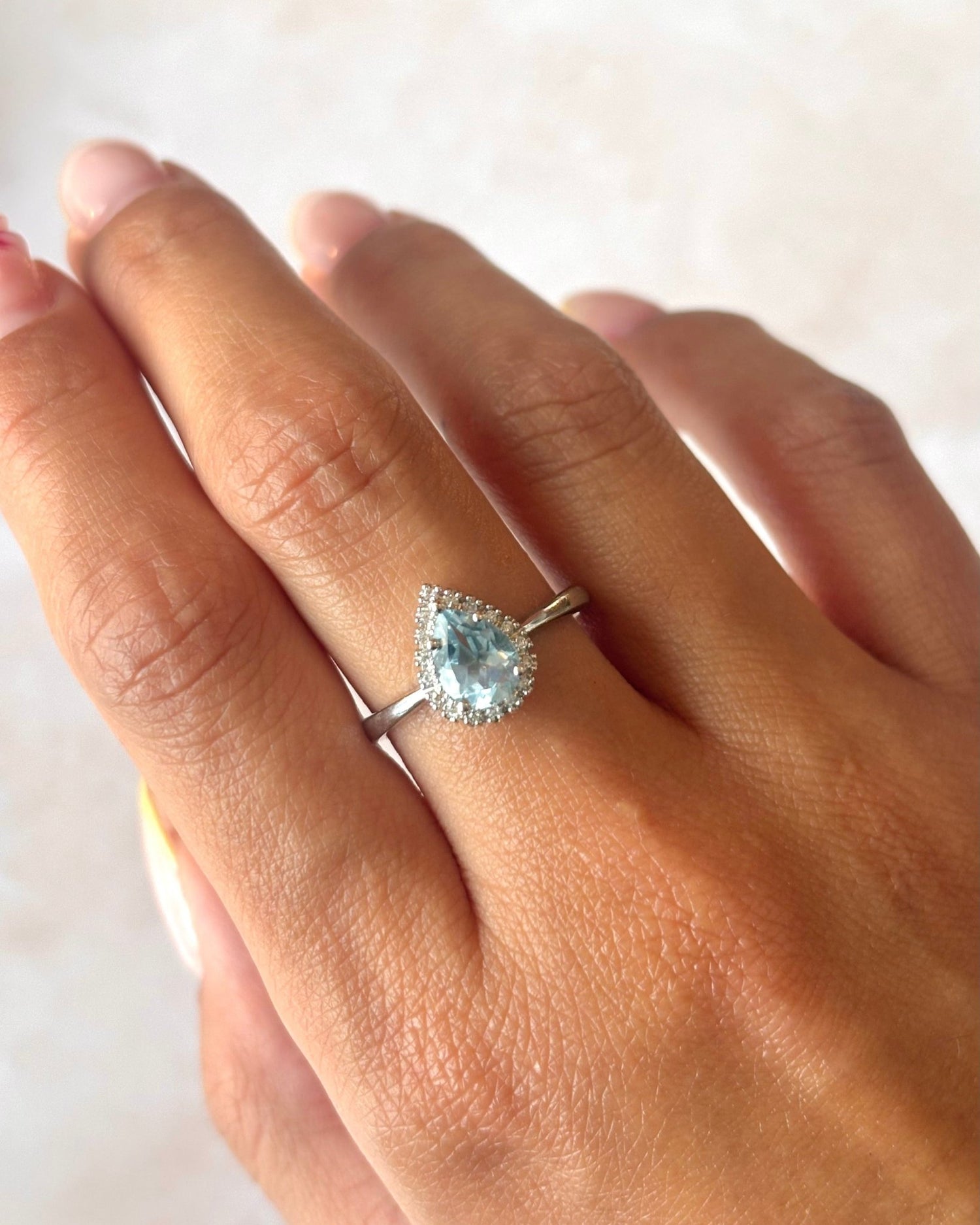 Bague Solitaire Topaze 1.50 carat &amp; Diamants "Romy" - Elliade Paris