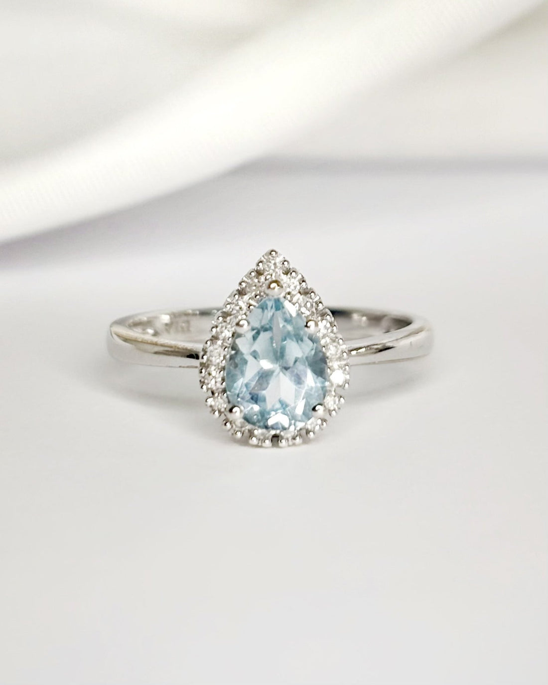 Bague Solitaire Topaze 1.50 carat &amp; Diamants "Romy" - Elliade Paris