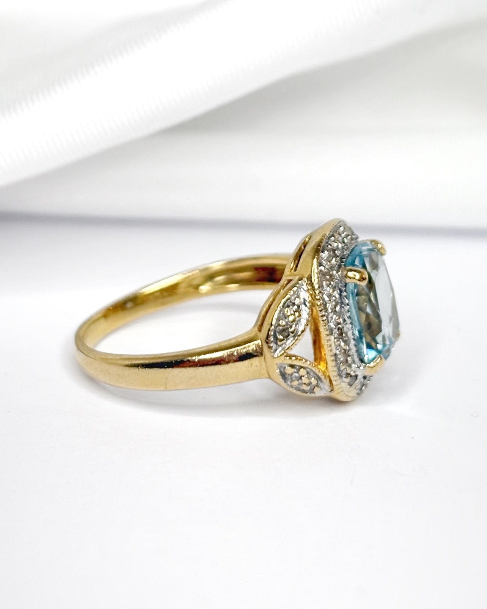 Bague Solitaire Topaze 2.20 carats &amp; Diamants "Micheline" - Elliade Paris