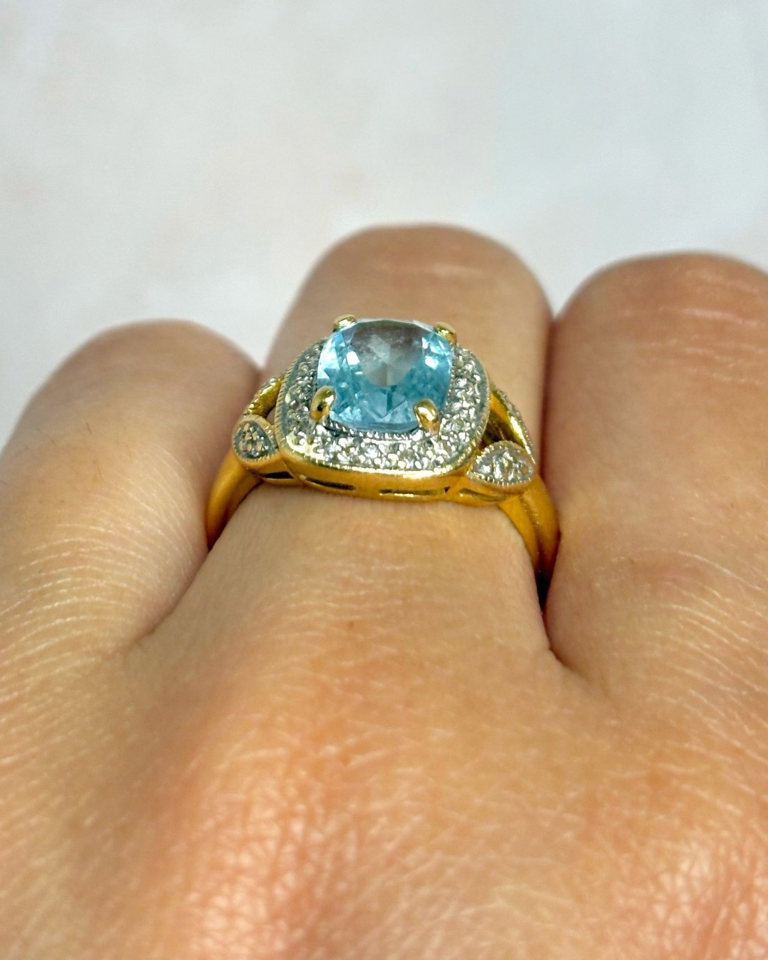 Bague Solitaire Topaze 2.20 carats &amp; Diamants "Micheline" - Elliade Paris