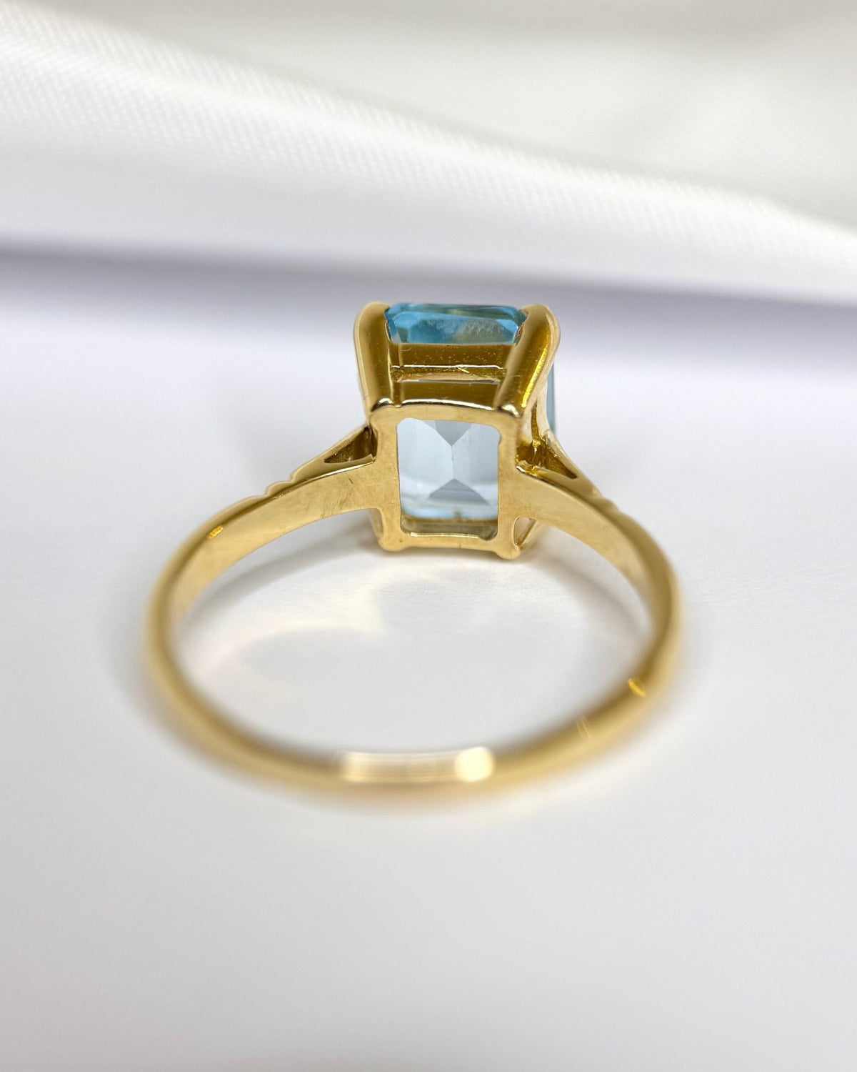 Bague Solitaire Topaze Bleu Lagon 3.35 carats "Marianne" - Elliade Paris