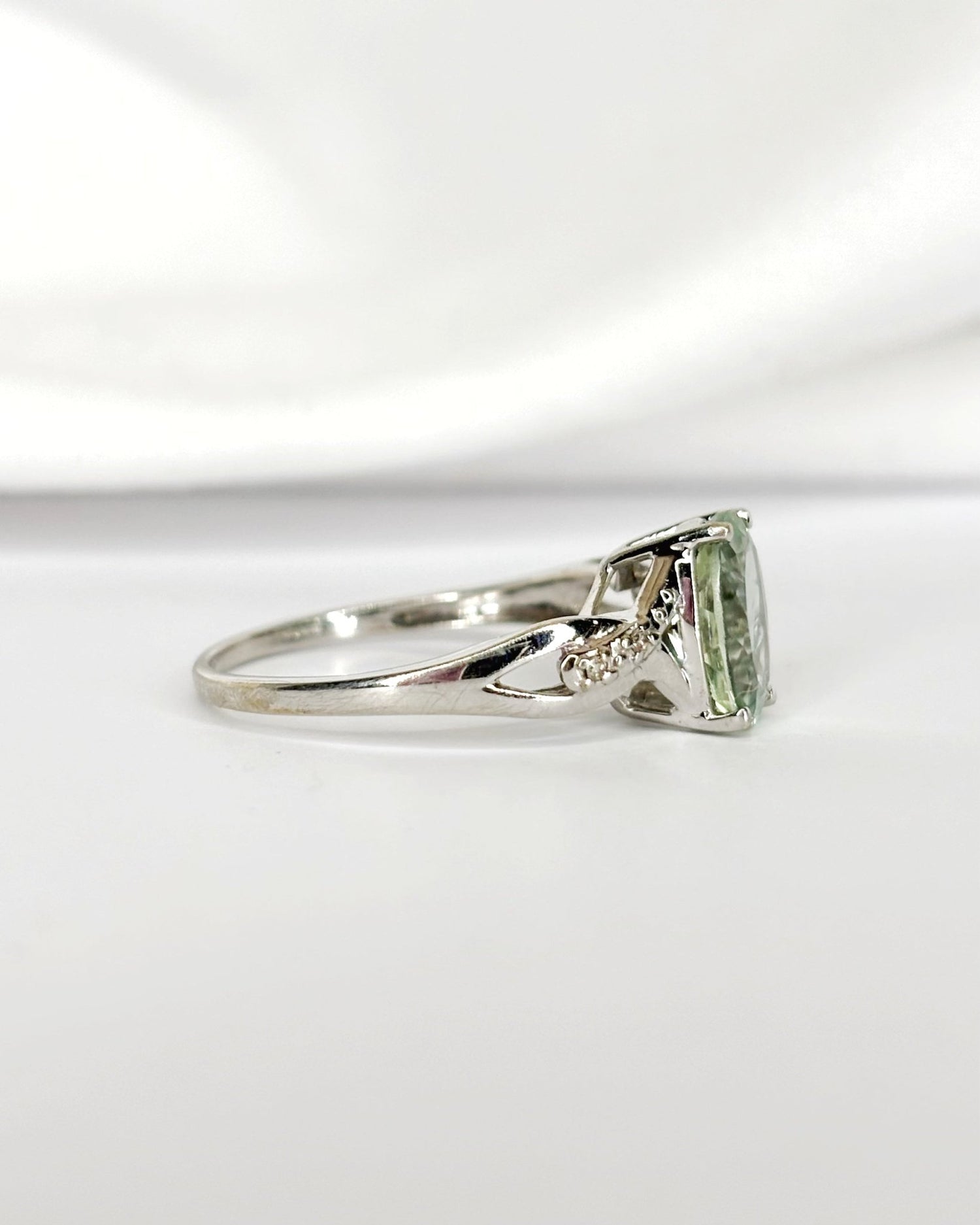Bague Solitaire Tourmaline Verte 2.30 carats &amp; Diamants "Rita" - Elliade Paris