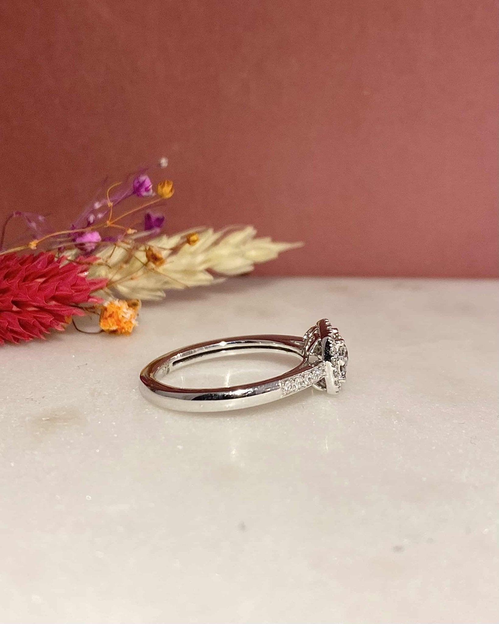 Bague Solitaire Vintage 39 Diamants &quot;Servane&quot; - Elliade Paris