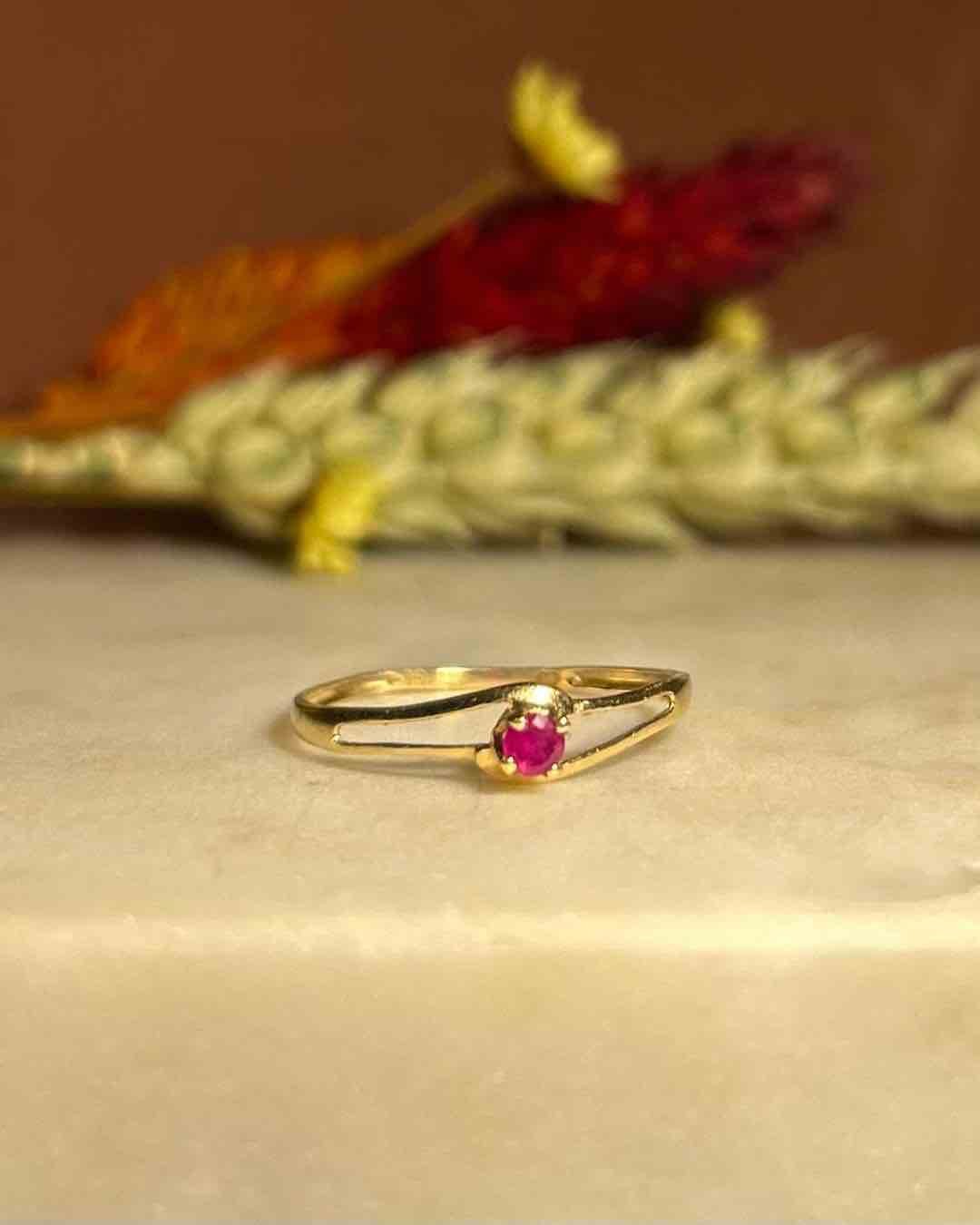 Bague Solitaire Vintage Rubis &quot;Téa&quot; - Elliade Paris