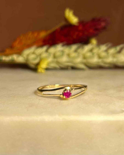 Bague Solitaire Vintage Rubis &quot;Téa&quot; - Elliade Paris