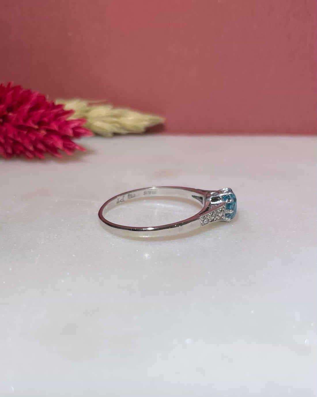 Bague Vintage Solitaire Zircon 1 Carat &amp; Diamants &quot;Nira&quot;
