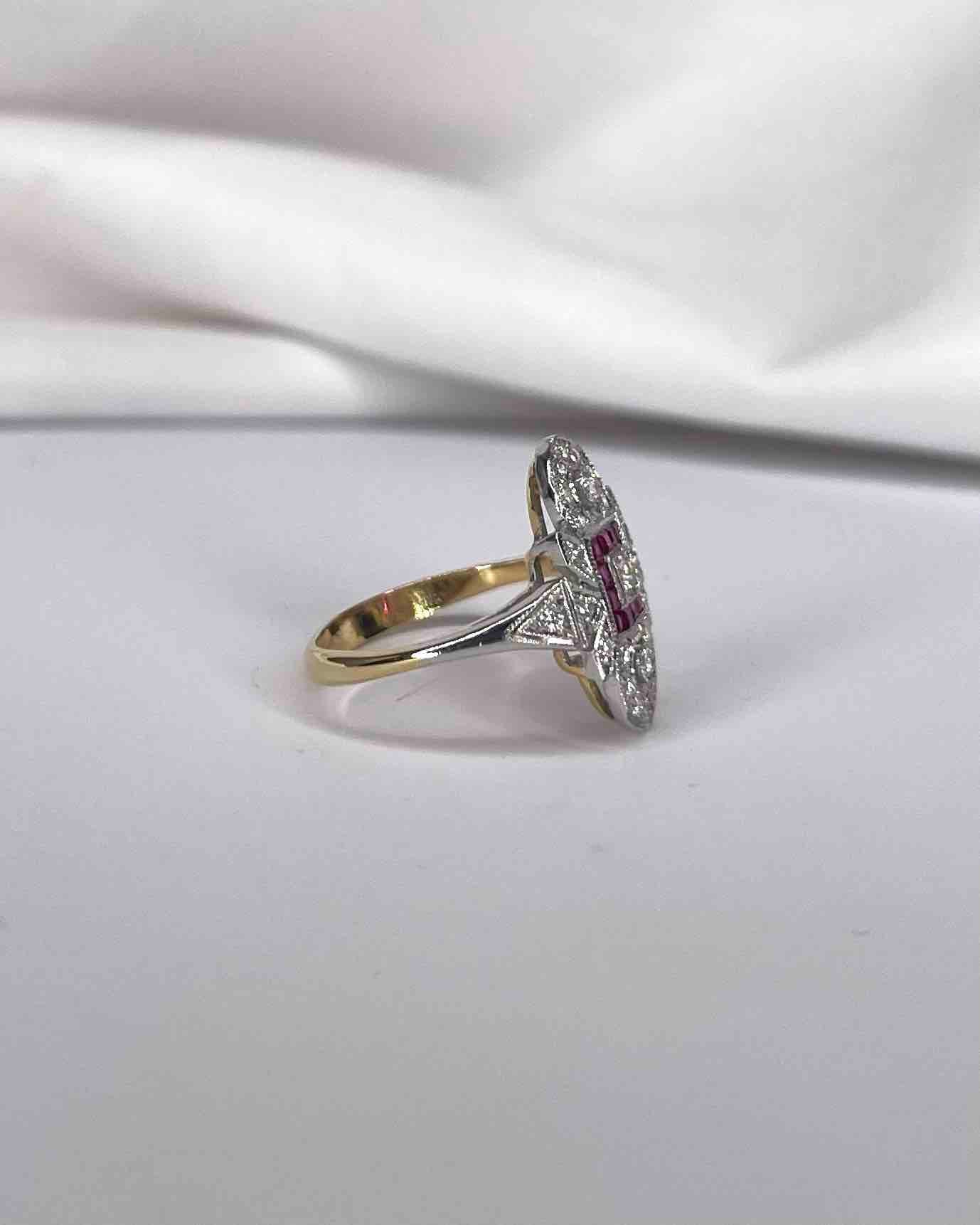 Bague Style Art Déco 12 Rubis Calibrés &amp; 25 Diamants "Zina" - Elliade Paris
