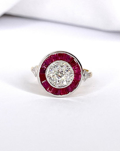 Bague Style Art - Déco 16 Rubis &amp; Diamants 0.40 carat "Livia" - Elliade Paris