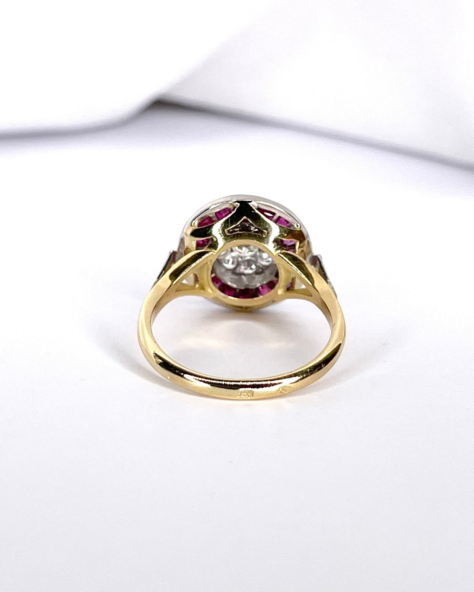 Bague Style Art - Déco 16 Rubis &amp; Diamants 0.40 carat "Livia" - Elliade Paris