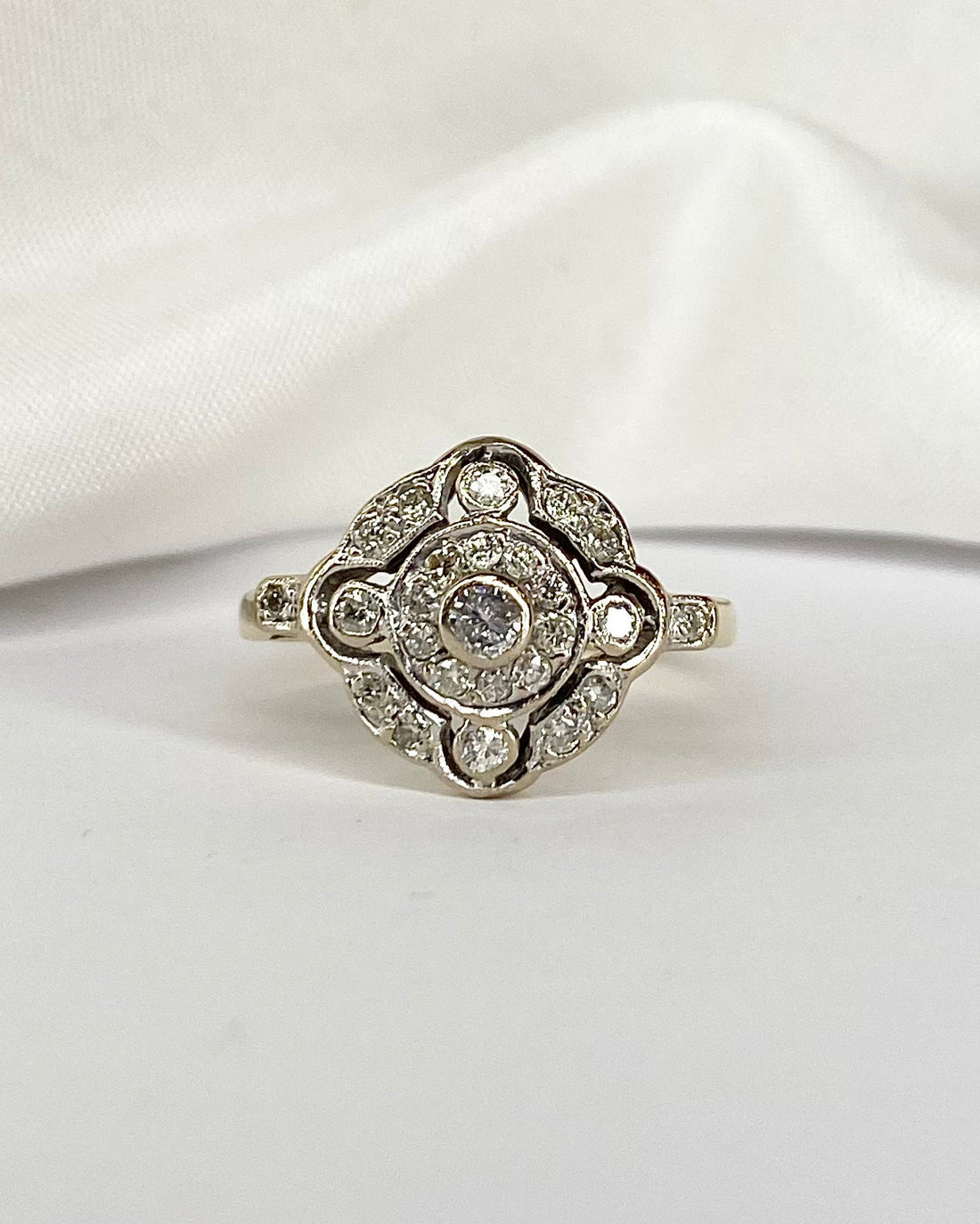 Bague Style Art Déco 25 Diamants &quot;Véronica&quot; - Elliade Paris