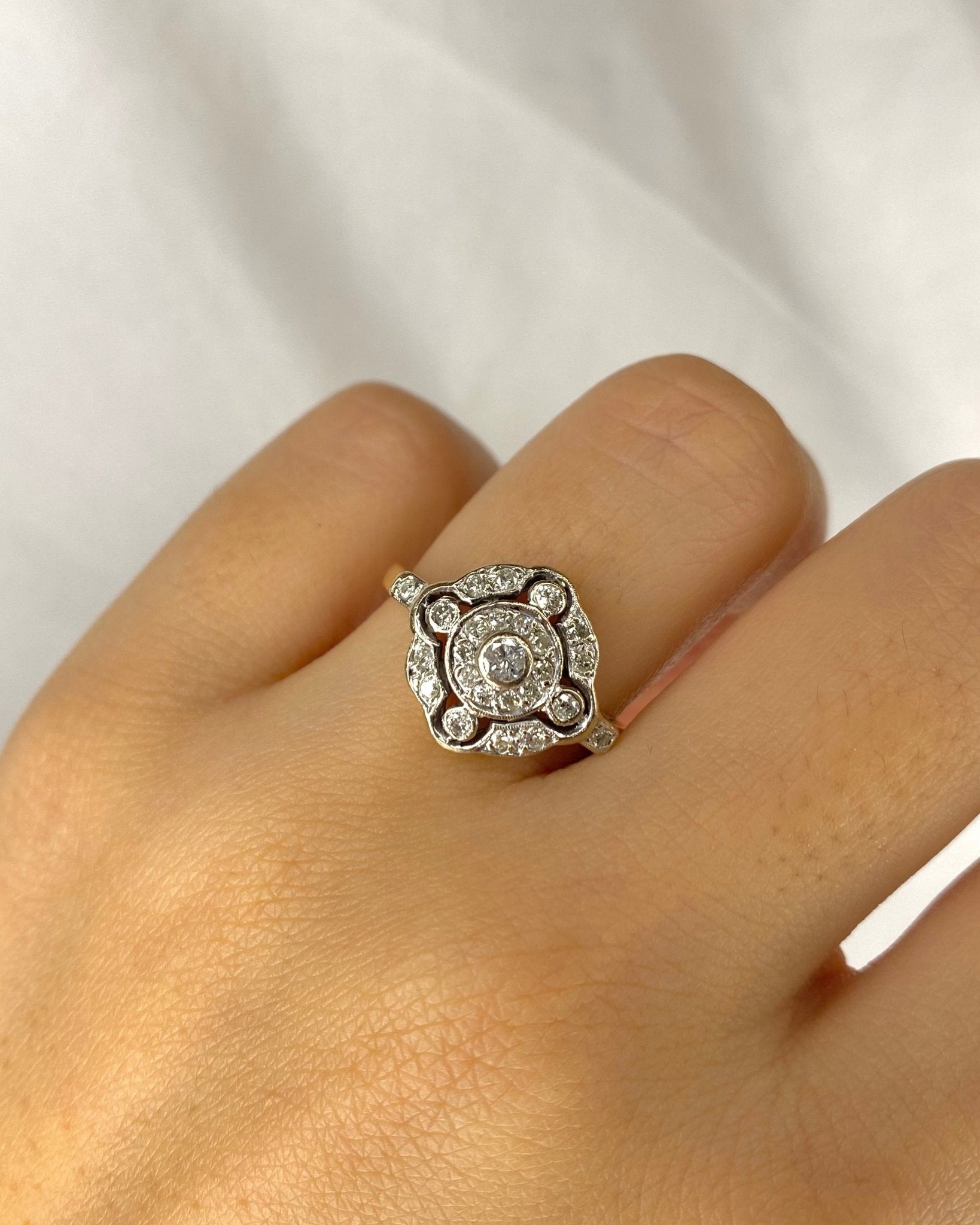 Bague Style Art Déco 25 Diamants "Véronica" - Elliade Paris