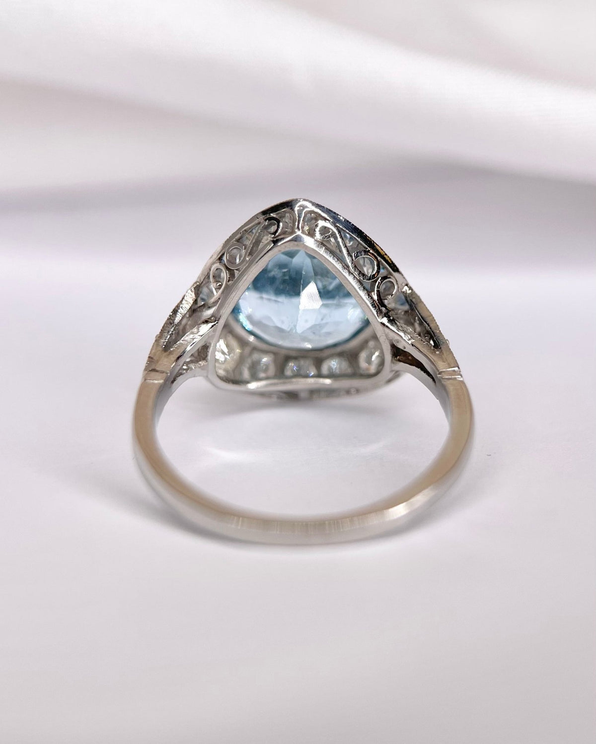 Bague Style Art-Déco Aigue-Marine 3.88 carats &amp; Diamants 0.49 carat "Ariette" - Elliade Paris