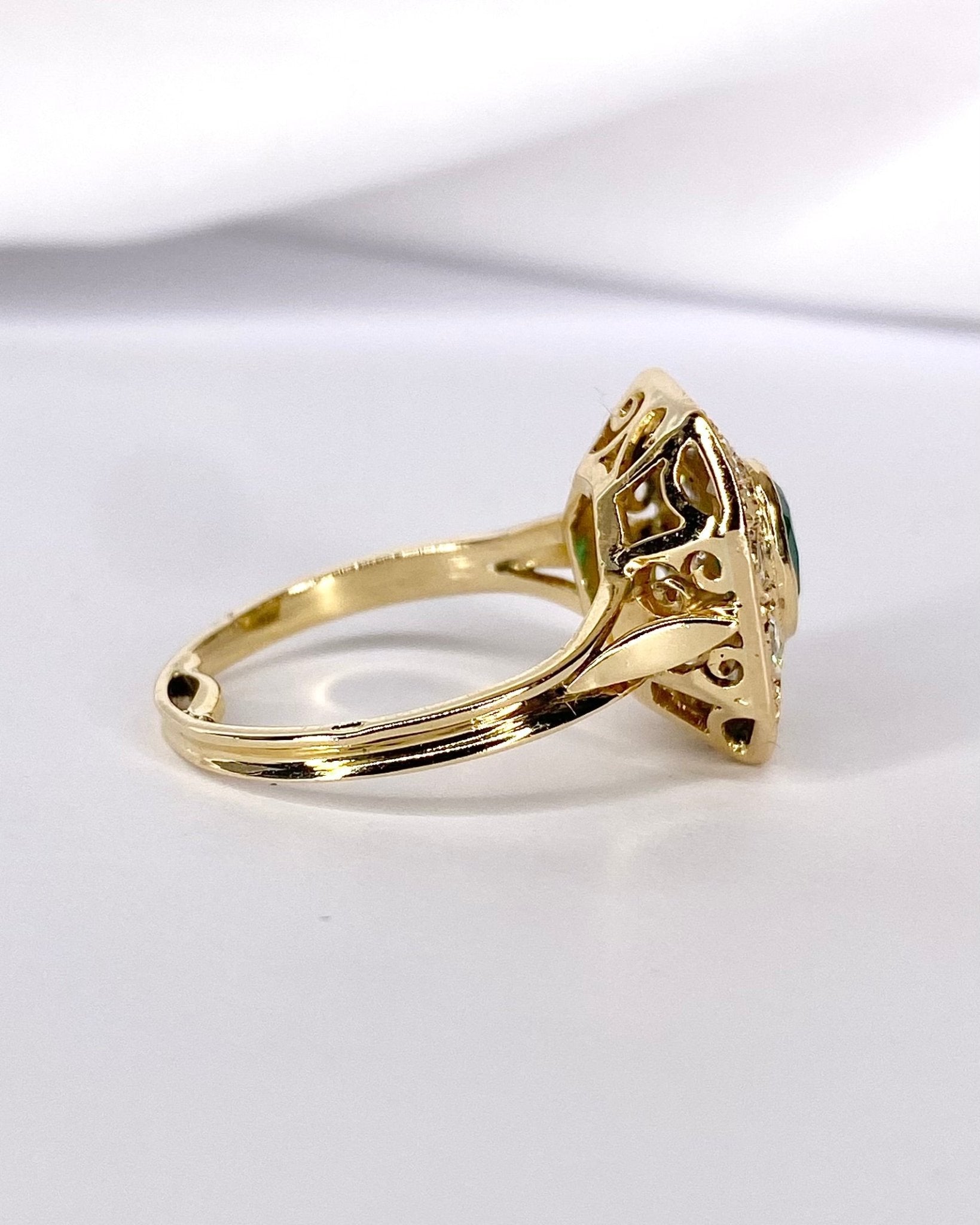 Bague Style Art Déco Calcédoine 0.55 carat &amp; Diamants 0.50 carat "Blandine" - Elliade Paris