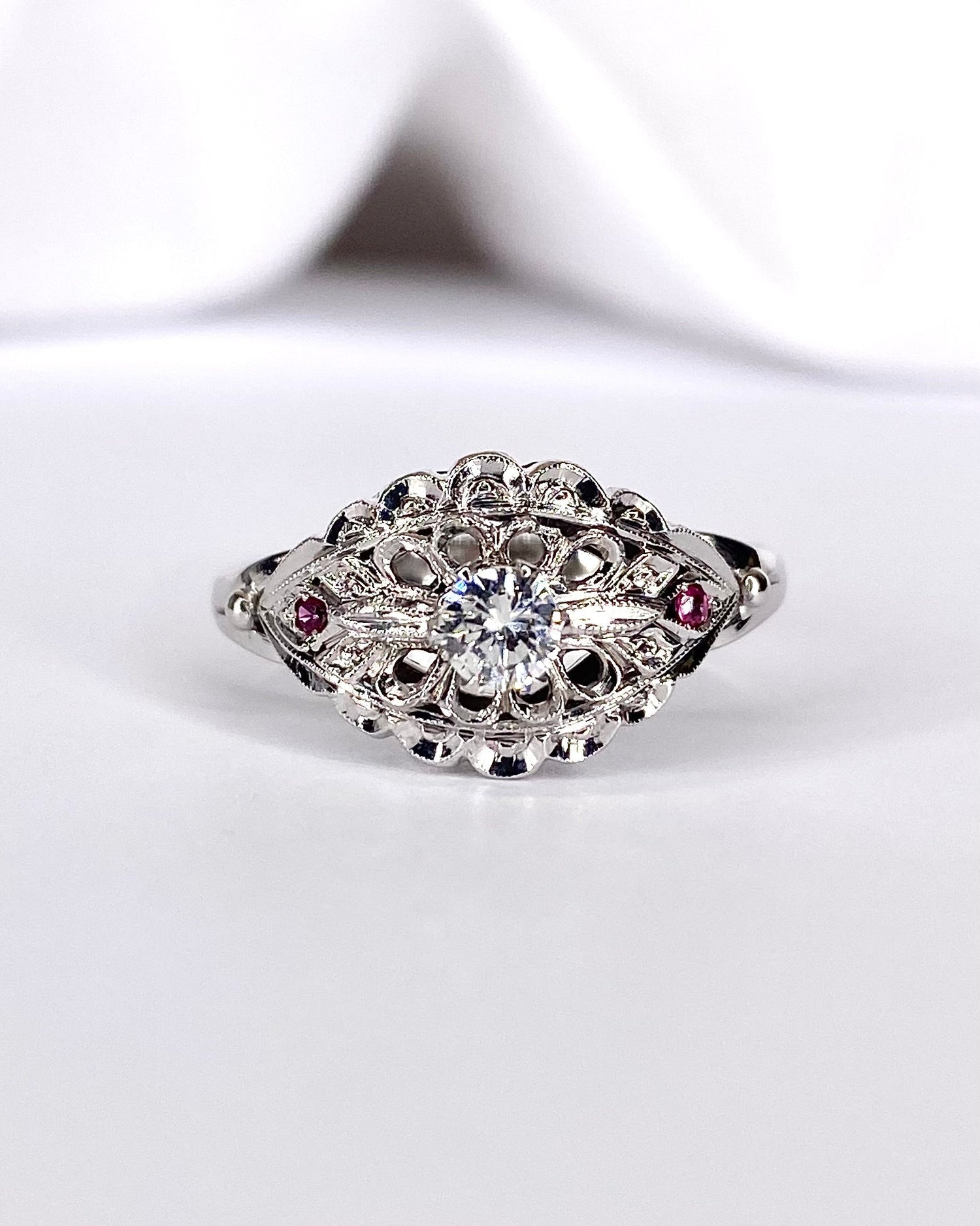 Bague Style Art Déco Diamant &amp; Rubis "Livy" - Elliade Paris