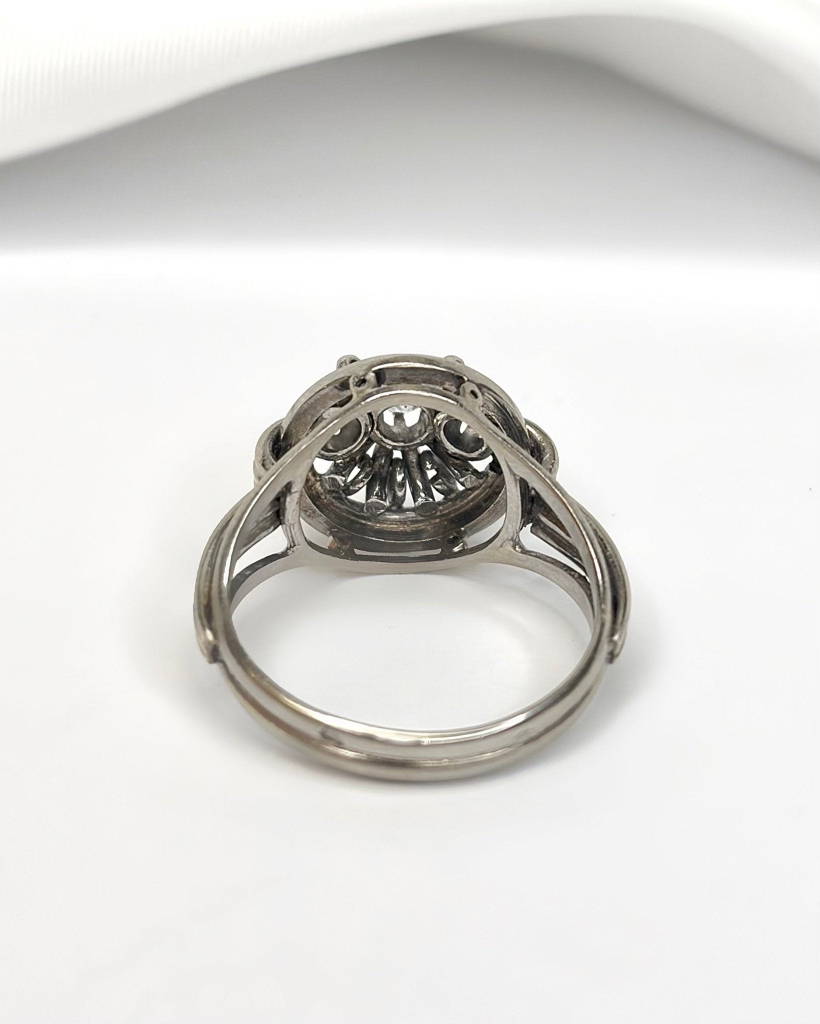 Bague Style Art-Déco Diamants 0.25 carat &amp; Or 18 carats 5,85g "Romy" - Elliade Paris