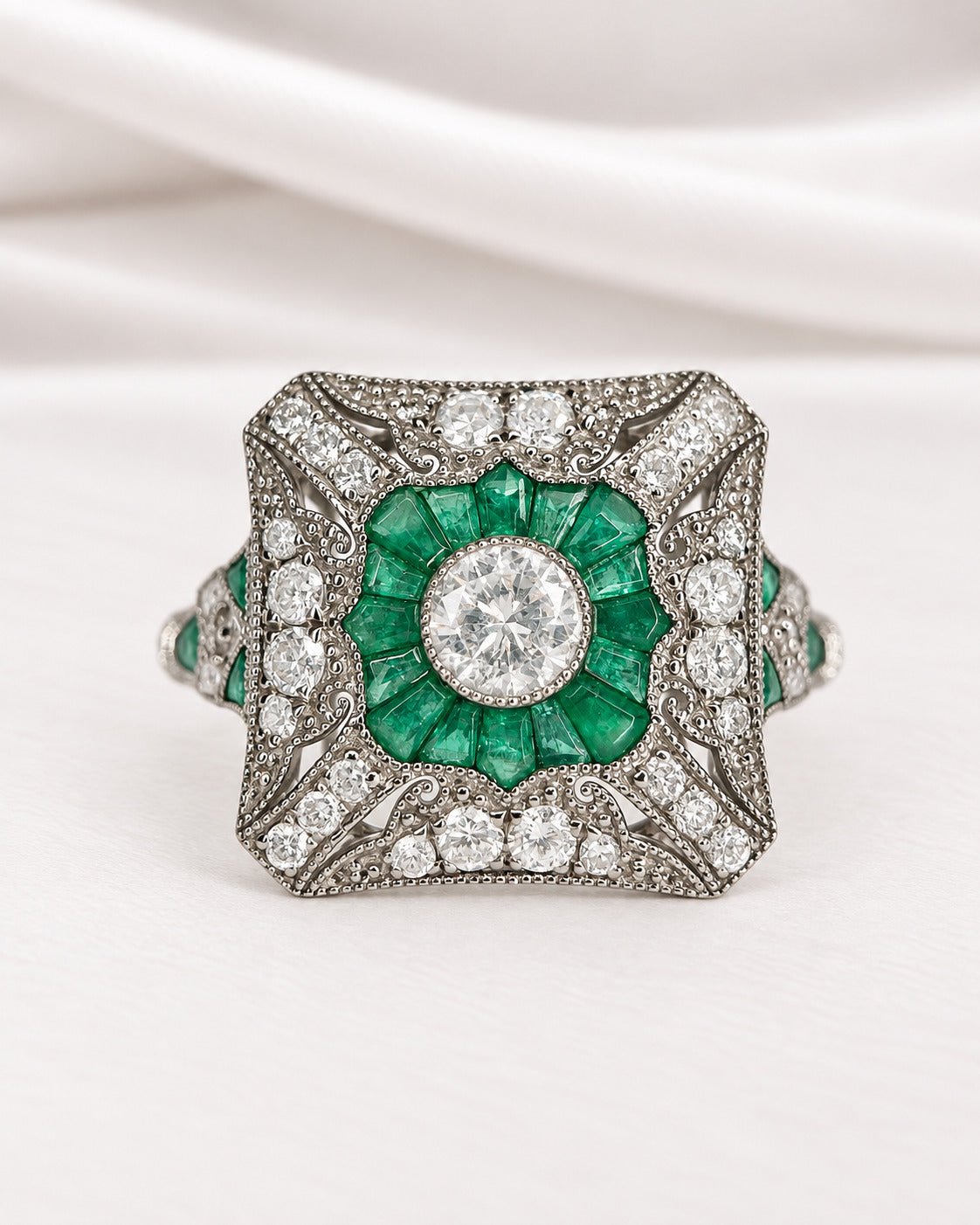 Bague Style Art-Déco Diamants 0.77 carat &amp; Émeraudes "Isolde" - Elliade Paris