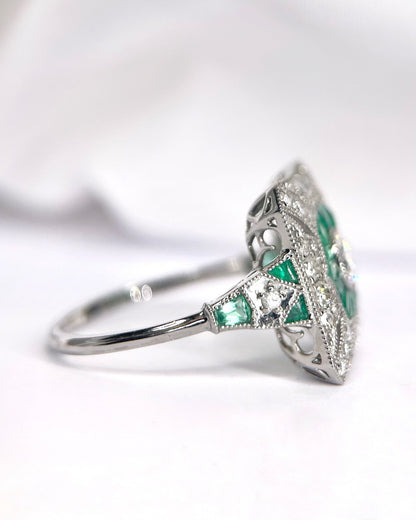 Bague Style Art-Déco Diamants 0.77 carat &amp; Émeraudes "Isolde" - Elliade Paris