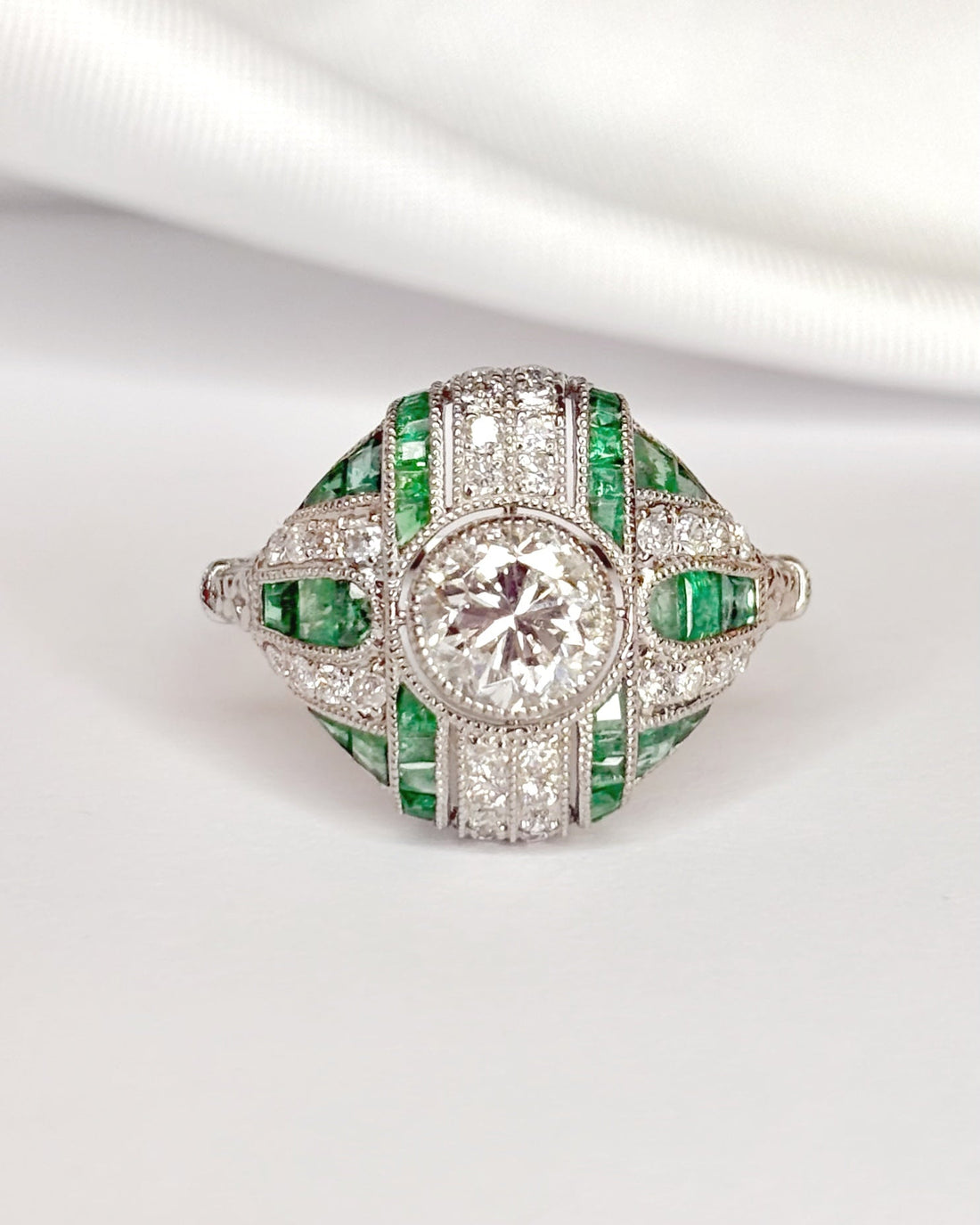 Bague Style Art - Déco Diamants 1.18 carat &amp; Émeraudes 0.29 carat "Maeva" - Elliade Paris