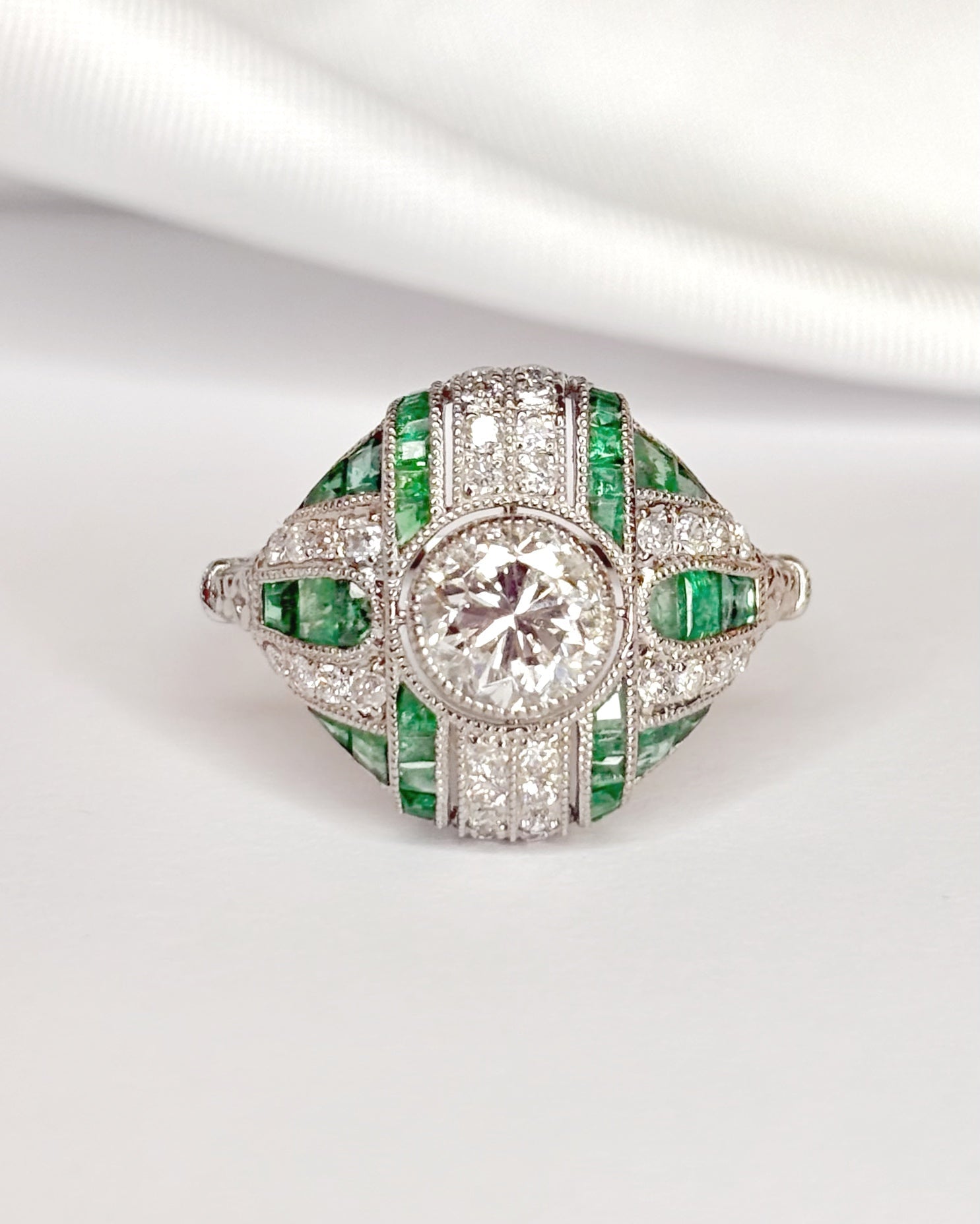 Bague Style Art - Déco Diamants 1.18 carat &amp; Émeraudes 0.29 carat "Maeva" - Elliade Paris