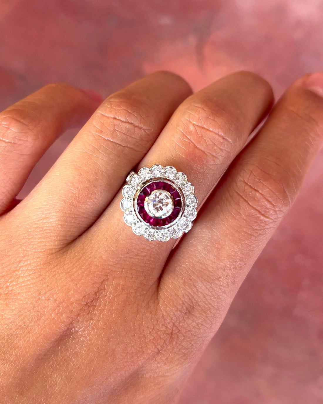 Bague Style Art-Déco Diamants 1.26 carat &amp; Rubis 0.60 carat "Zahia" - Elliade Paris