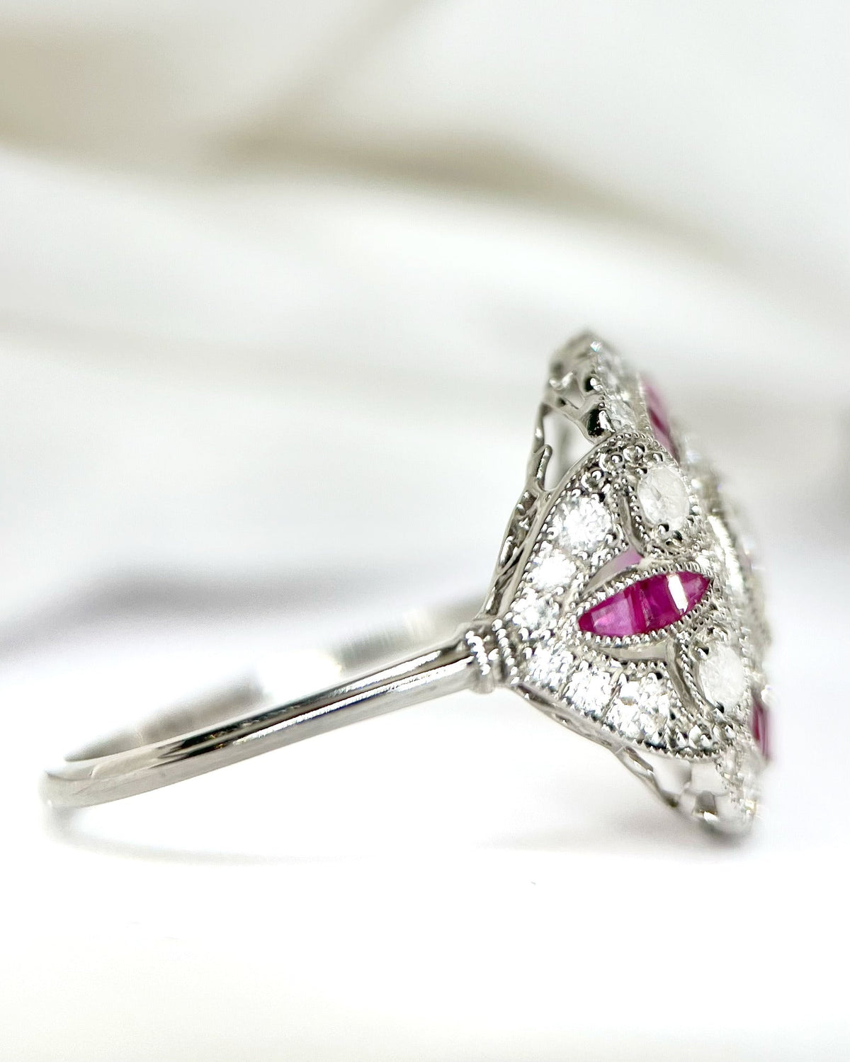 Bague Style Art-Déco Diamants 1.27 carat &amp; Rubis "Valériane" - Elliade Paris