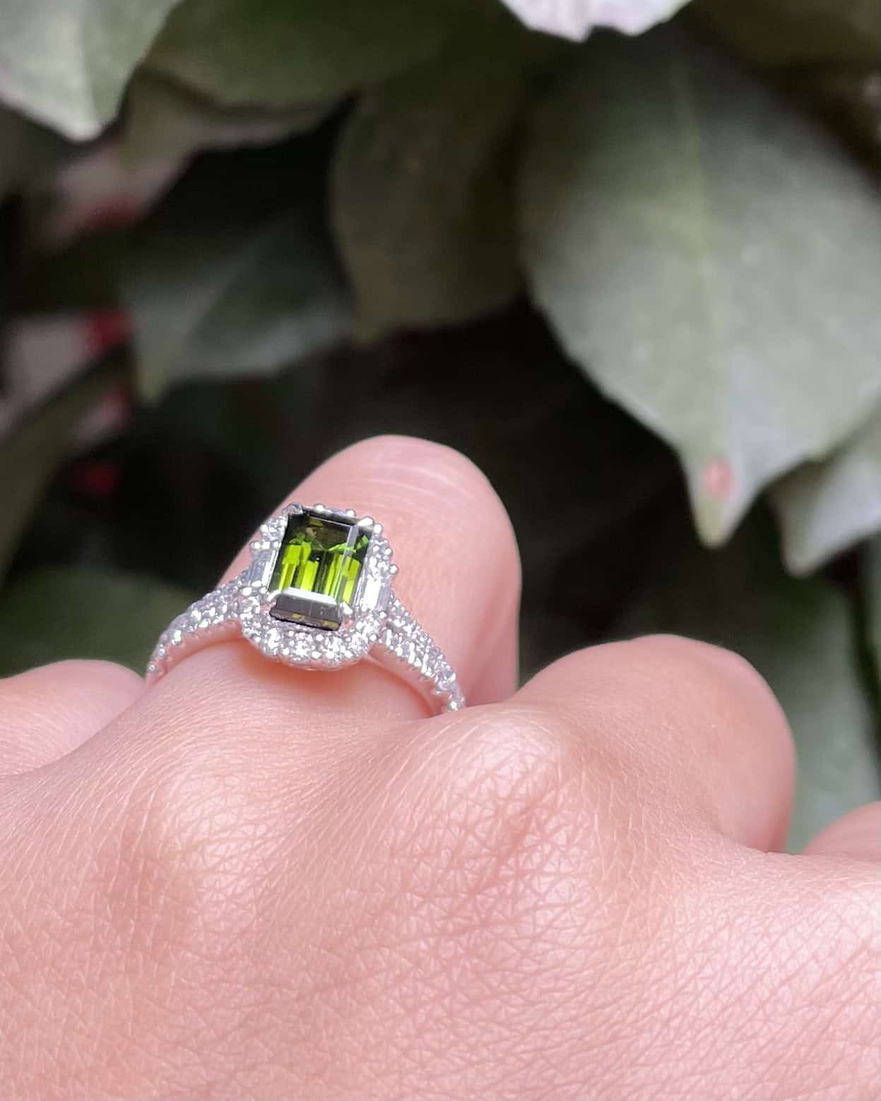 Anillo estilo Art Déco con turmalina de 1,47 quilates y 42 diamantes "Valeria"