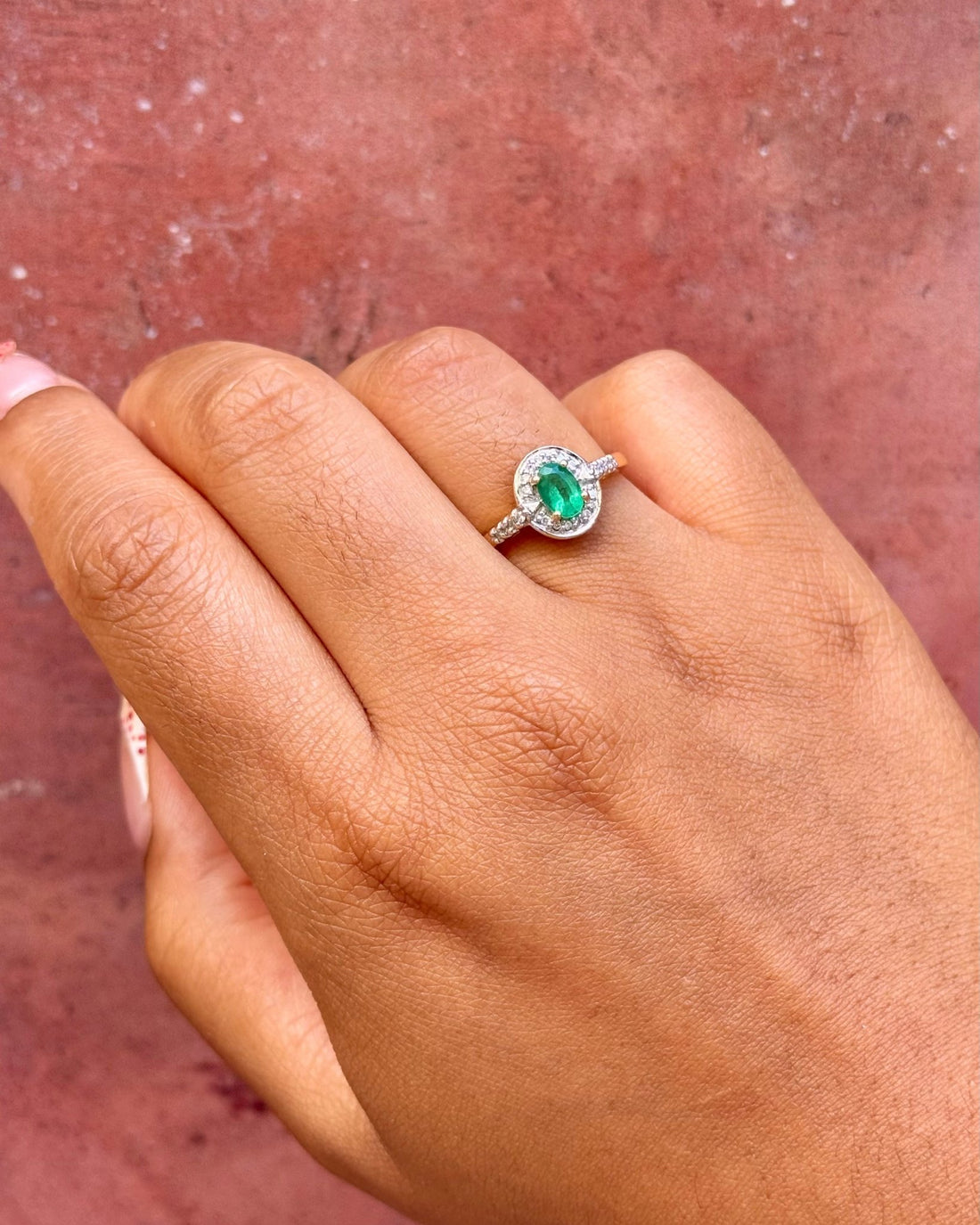 Bague Style Art-Déco Émeraude 0.50 carat &amp; Diamants 0.22 carat "Pamela" - Elliade Paris