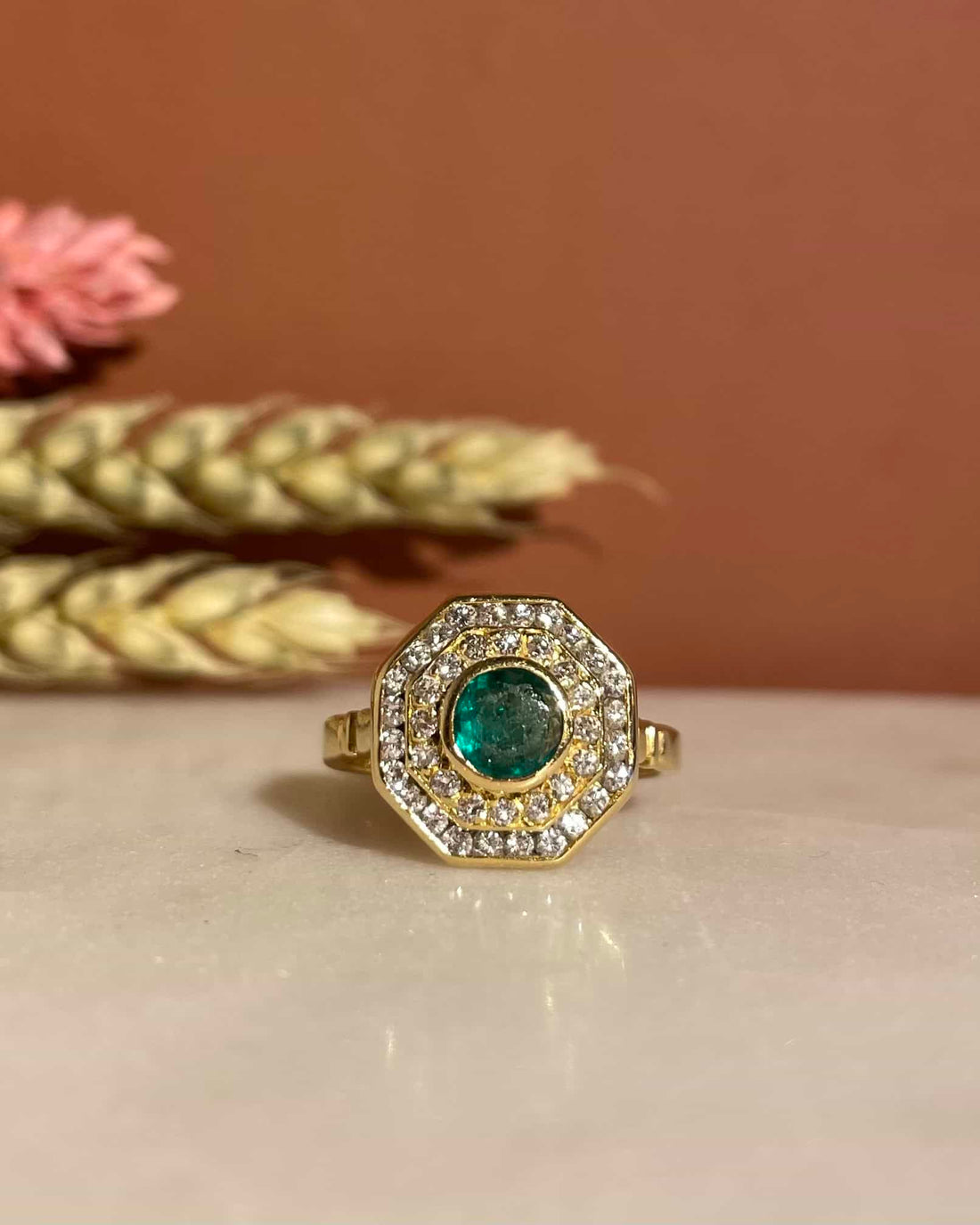 Bague Style Art - Déco Émeraude 0.55 carat &amp; 40 Diamants &quot;Élorine&quot; - Elliade Paris