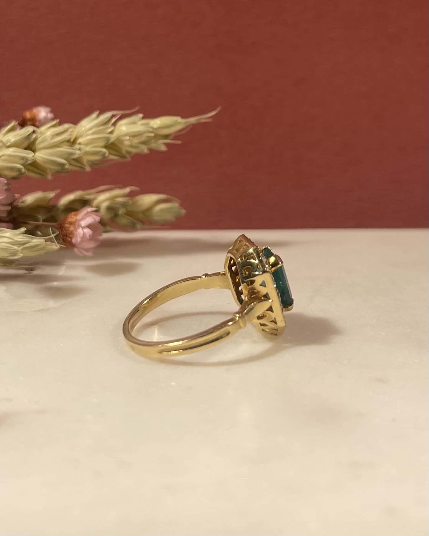 Bague Style Art - Déco Émeraude 1.50 carat &amp; Diamants "Sofia" - Elliade Paris
