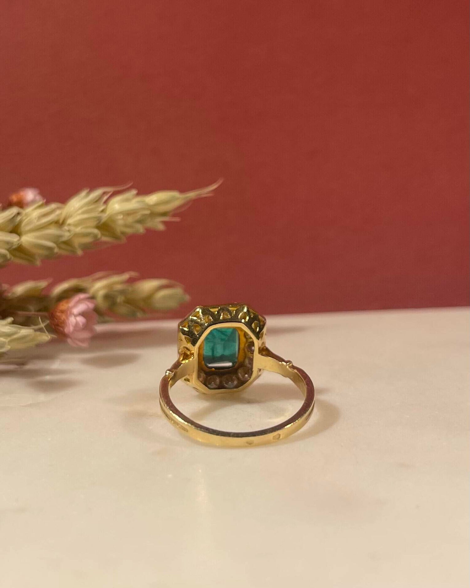 Bague Style Art - Déco Émeraude 1.50 carat &amp; Diamants &quot;Sofia&quot; - Elliade Paris
